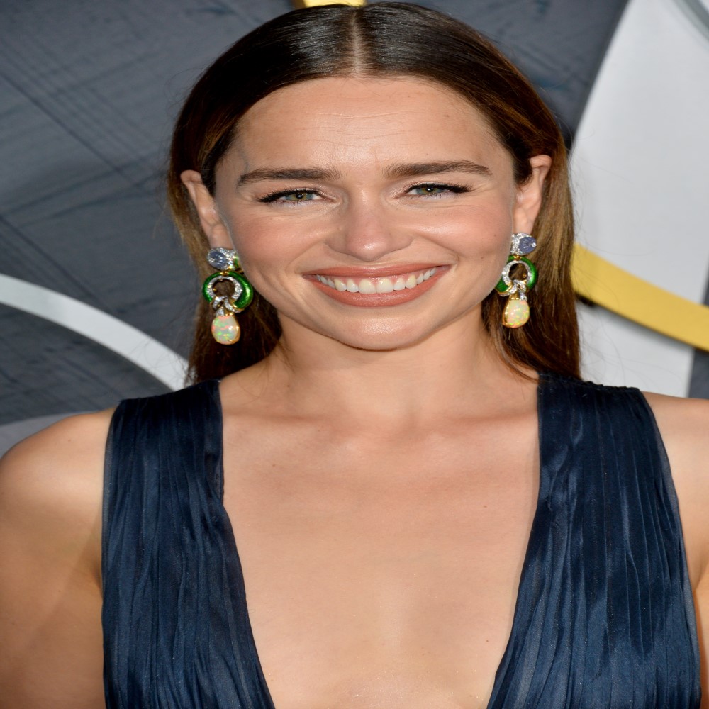 Emilia Clarke Celebrity Bio Brands Seen Wearing More Page emilia-clarke-celebrity-bio-brands-seen-wearing-more-page