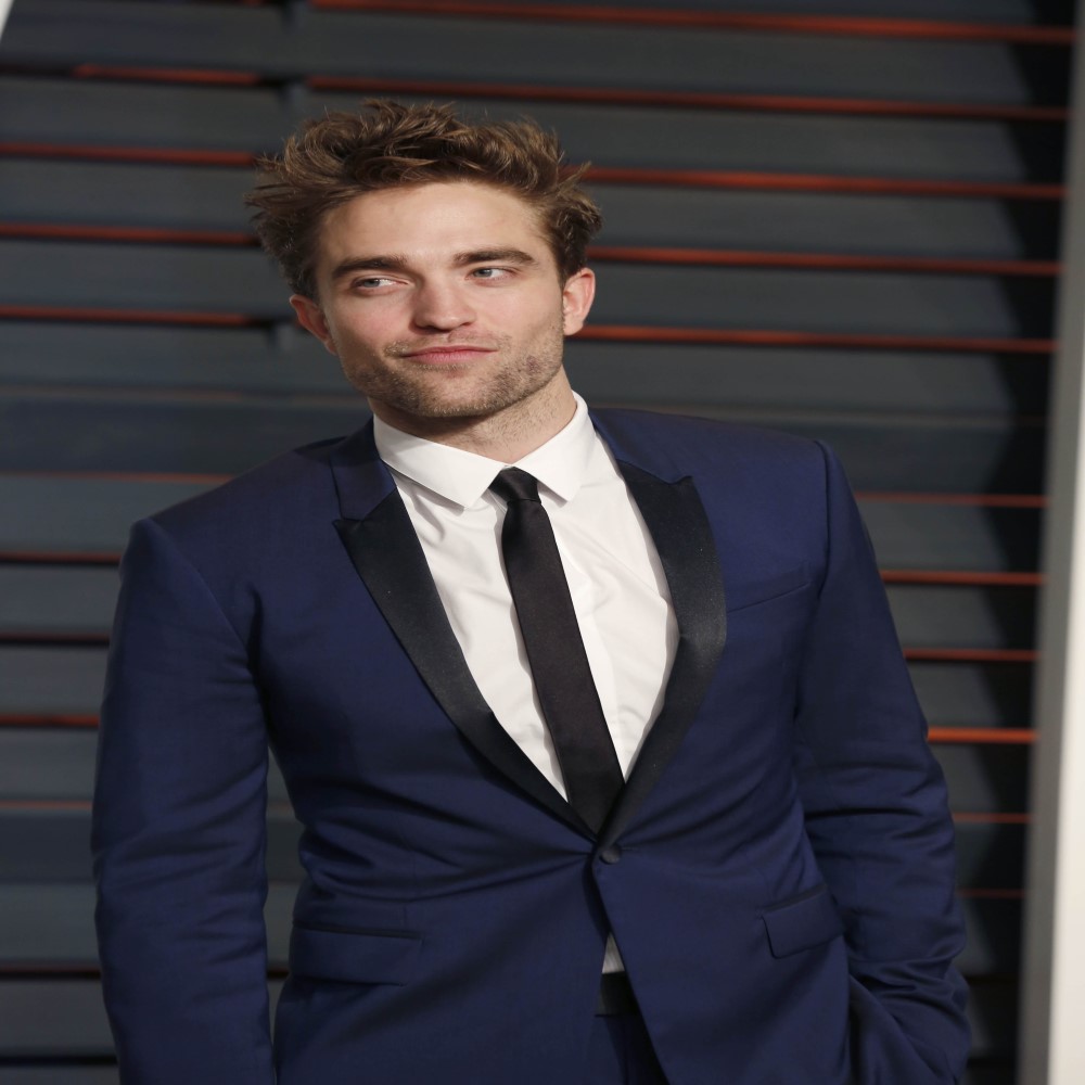 Robert Pattinson a top celebrity read their bio and more