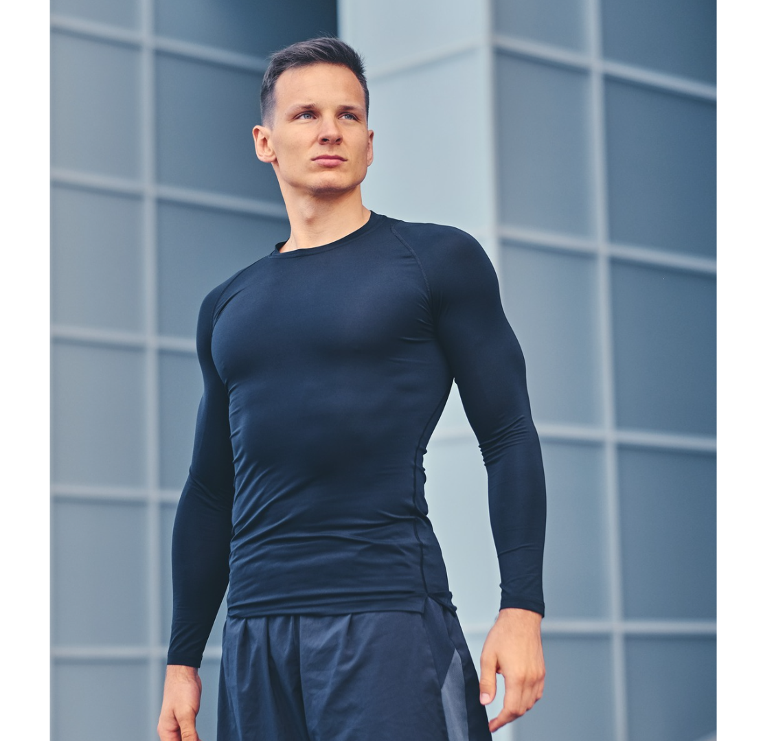 Stylish men’s activewear collection showcasing premium fabrics, adjustable waistbands, and breathable designs from luxury activewear brands, perfect for high-intensity workouts and athleisure-inspired outfits.