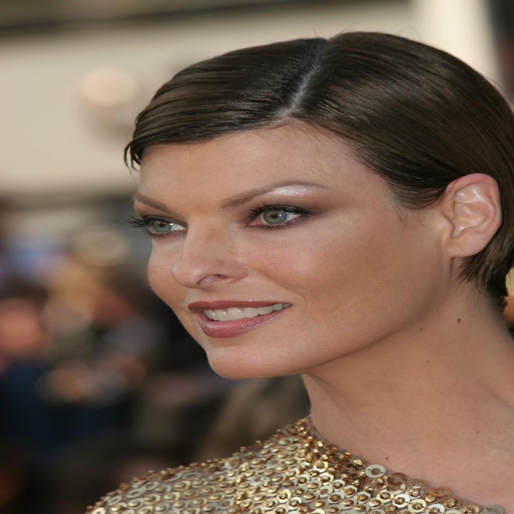 Linda Evangelista a top celebrity read their bio and more