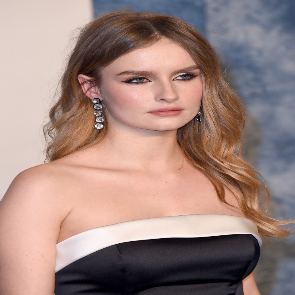 Olivia DeJonge a top Female celebrity from Australia read their Biography and see, their social profiles and what designer brand clothing they have been seen wearing.